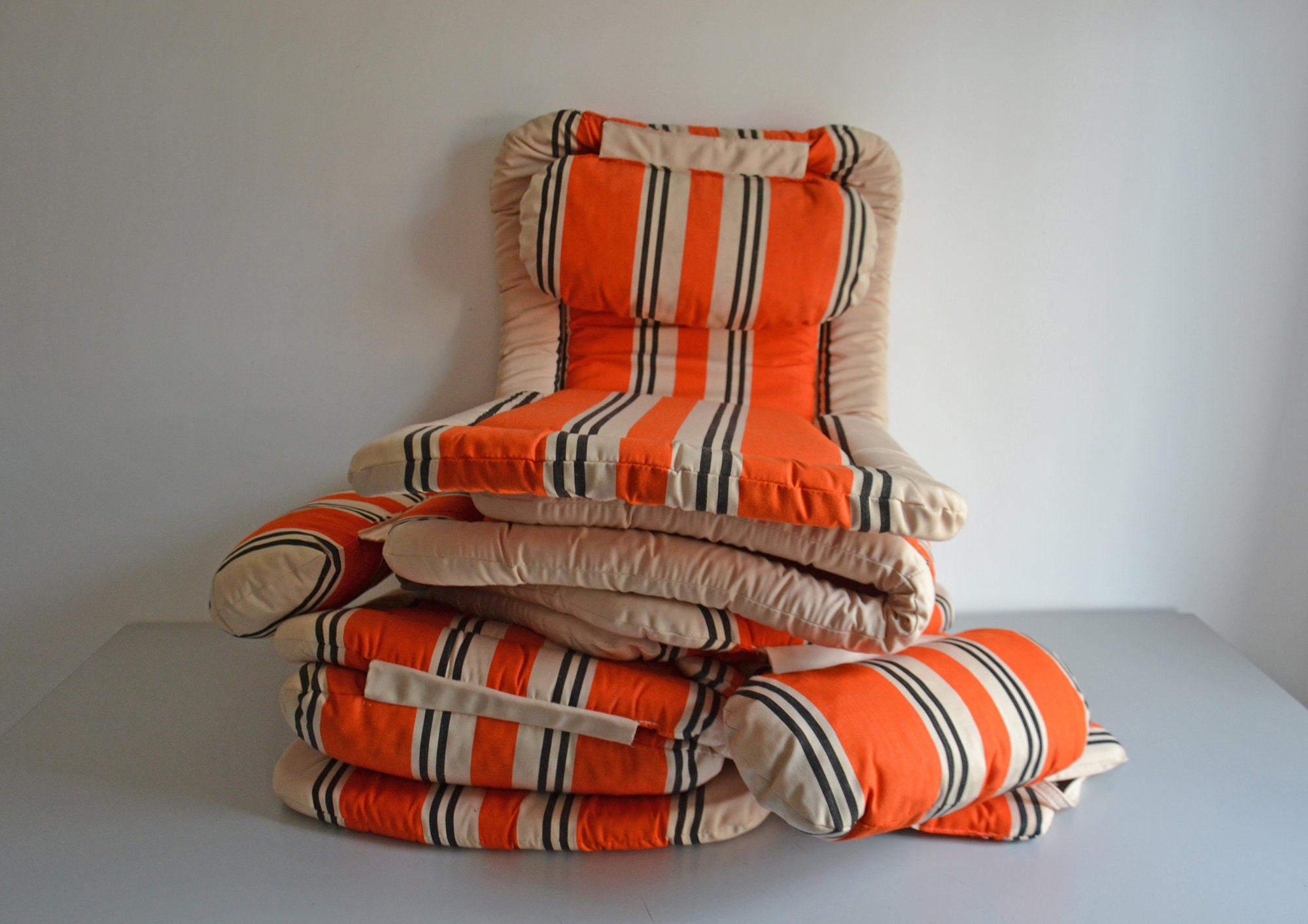 lot de coussins chaise extérieure vintage alibert made in france, tissus orange années 70