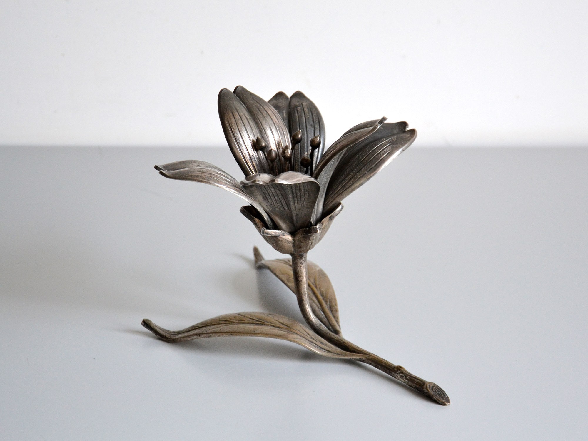 Metal flower ashtray - Etsy 日本
