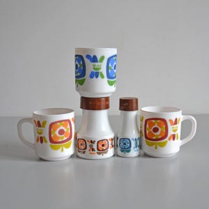 Vintage Arcopal MOBIL cruet salt and mustard mug cup, french gift cups for gas service in 70s