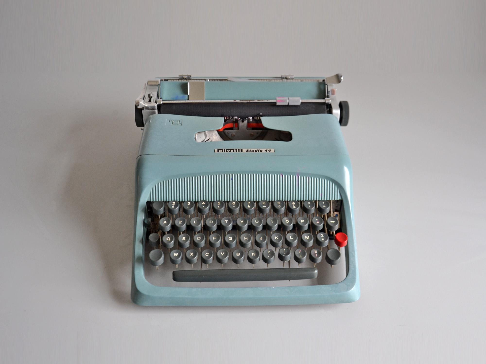 Olivetti typewriter - Etsy 日本