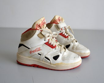 Paire de sneakers vintage collector Coca Cola, modèle enfant