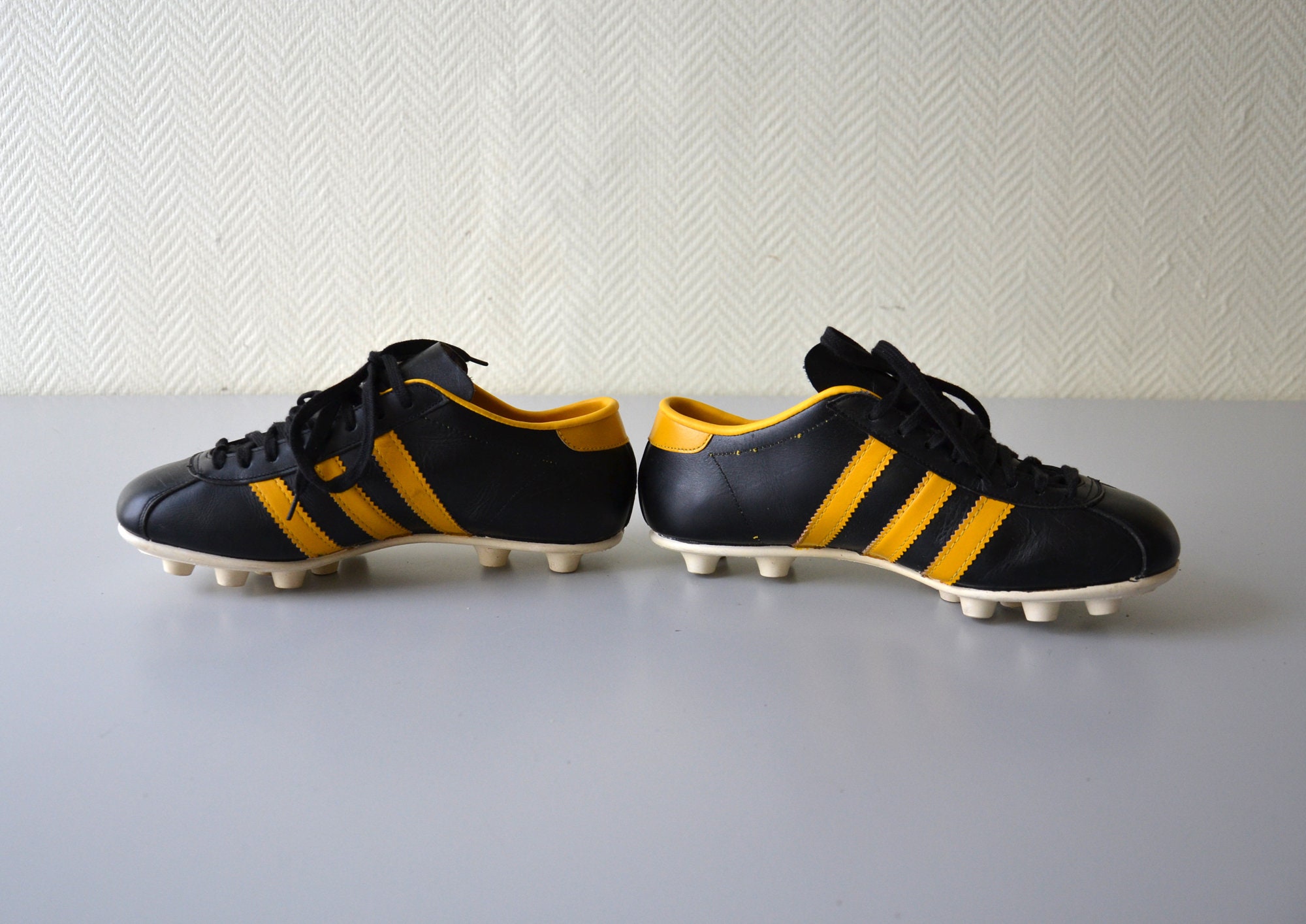 adidas old soccer shoes