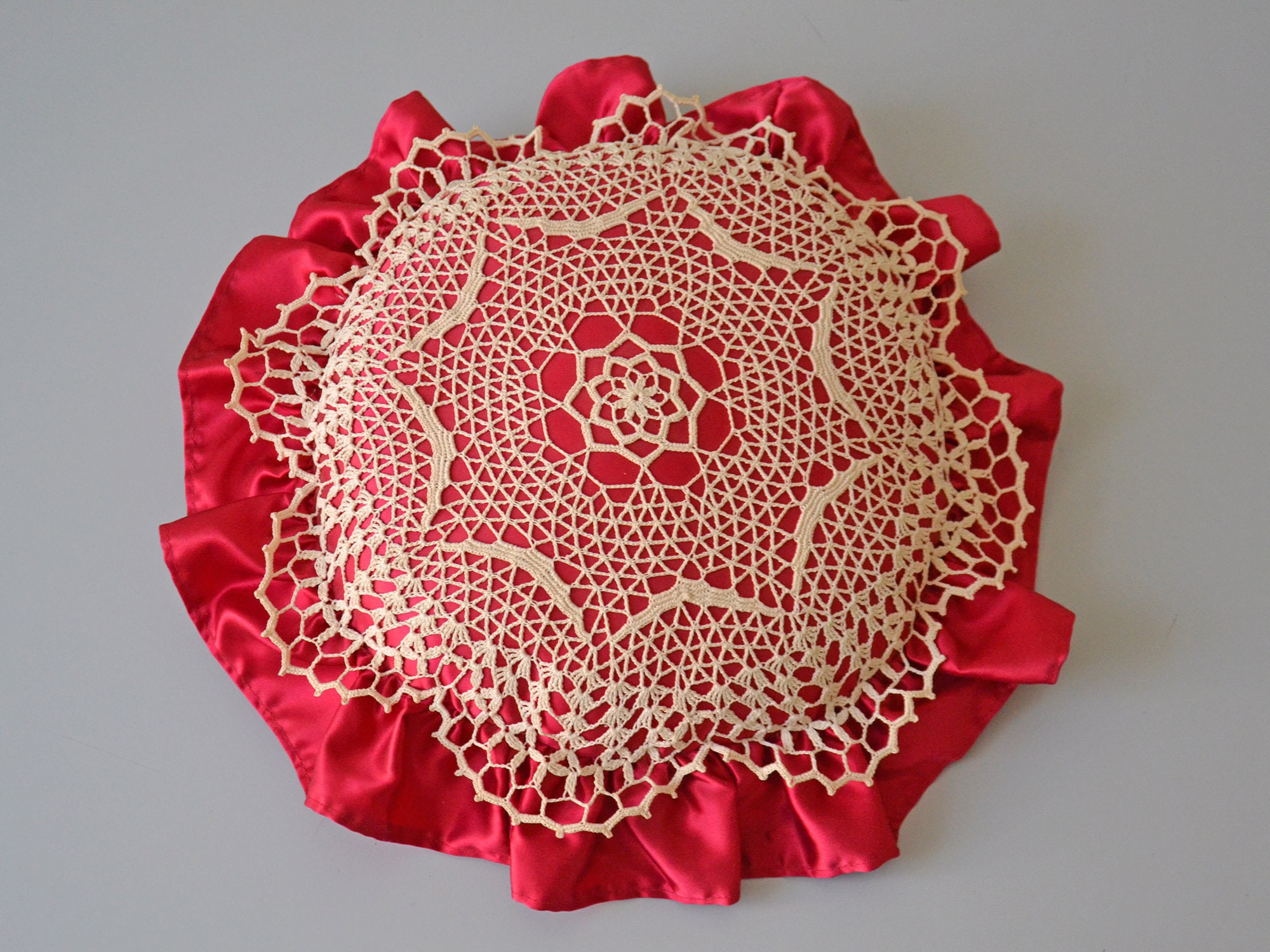 Coussin Vintage Rond en Broderie Napperon Rose Framboise/style Bohême Chic Décoration Intérieur Fran