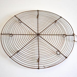 French vintage metal wire cooling rack trivet cake holder, diameter 33cm, kitchen wire rack pastry