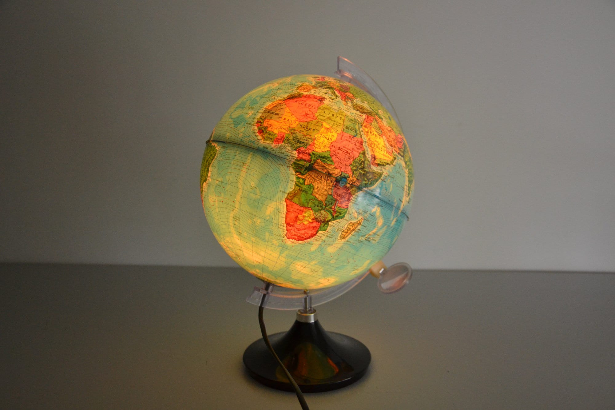 Ancien globe terrestre (petite taille)