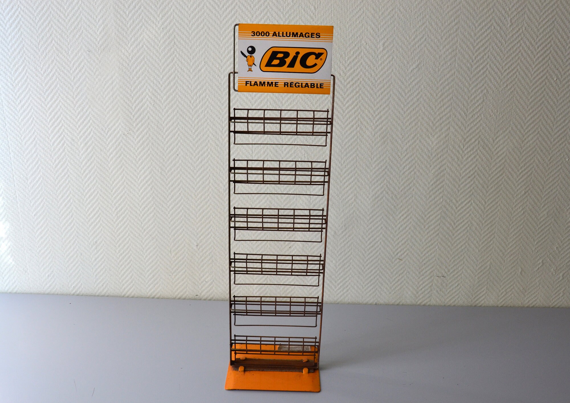 Présentoir Vintage Briquet Bic Années 60