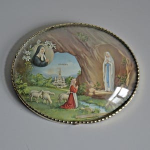 Vintage Reliquary ex voto Virgin Mary Lourdes, Curved glass frame