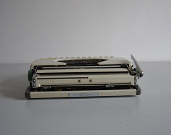 ヴィンテージ OLYMPIA タイプライター、60 年代のオフィス装飾 - Etsy 日本