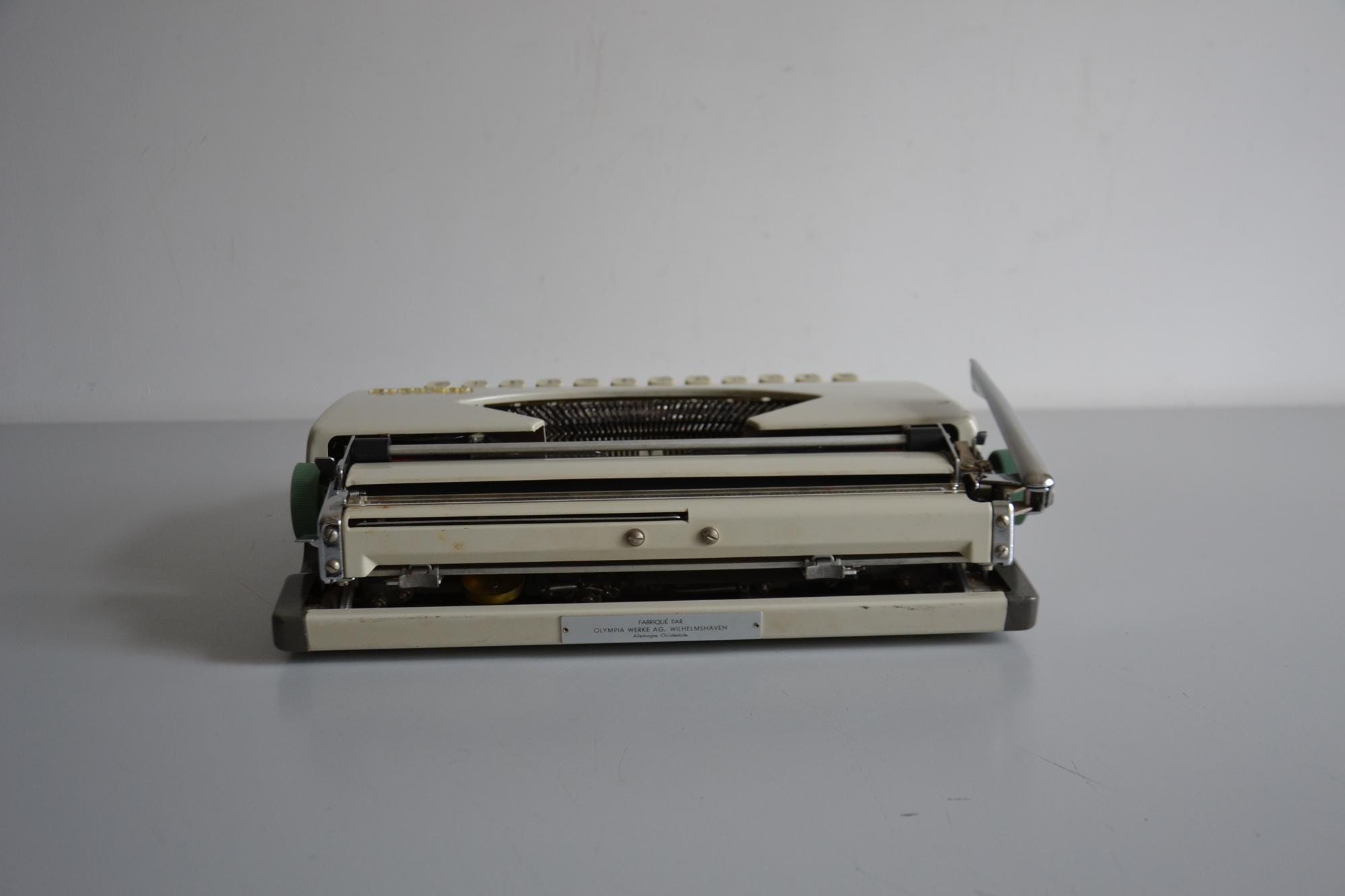 ヴィンテージ OLYMPIA タイプライター、60 年代のオフィス装飾 - Etsy 日本