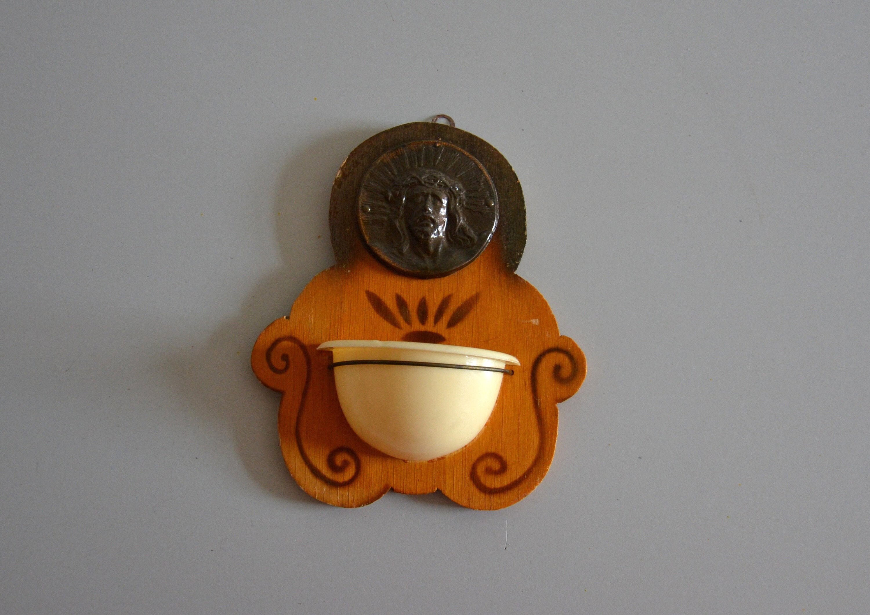 Bénitier Vintage Médaillon Jesus Christ