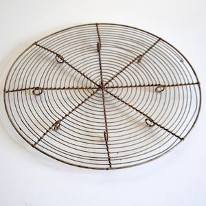 French vintage metal wire cooling rack trivet cake holder, diameter 30cm, kitchen wire rack pastry