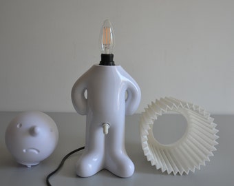 TABLE LAMP SHY MAN SHOW(Propaganda) Lampe de table MR.P shy man