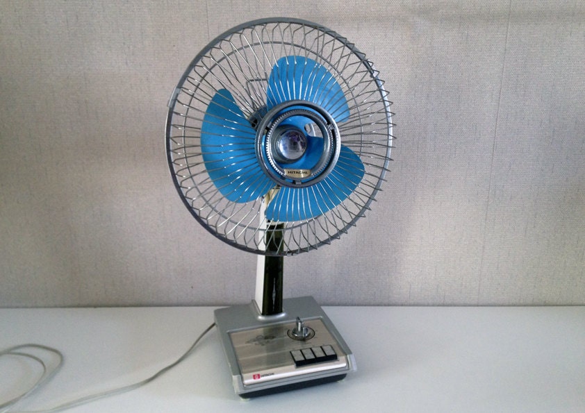 HITACHI ビンテージ扇風機　動作品　三枚羽　AC DESK FAN HITACHI ビンテージ扇風機 動作品 三枚羽 AC DESK FAN HITACHI