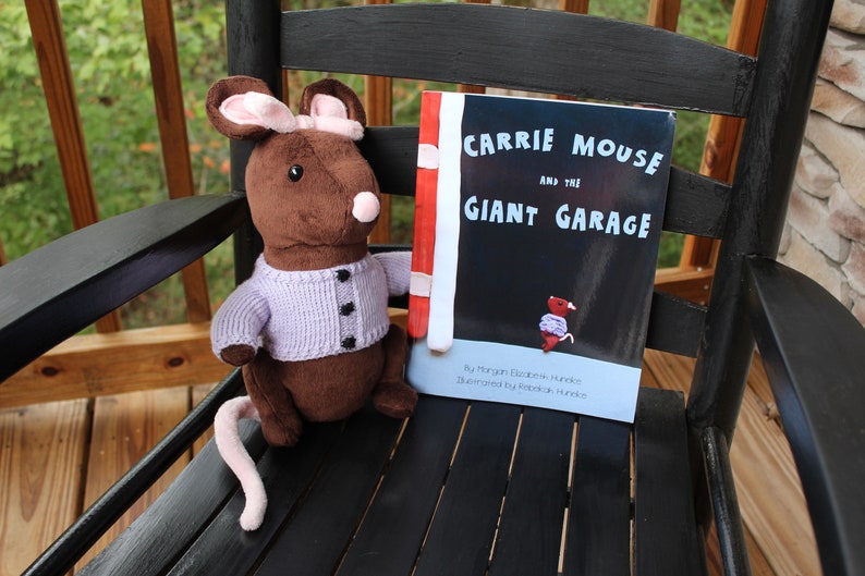 Carrie Mouse and the Giant Garage Book and Plushie Set  image 1