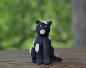 Black and White Cat Figurine - Polymer Clay Figurines - Small Cat Figurine - Cat Lover Gift -Hand Sculpted Cat Figurine -Clay Cat Decoration