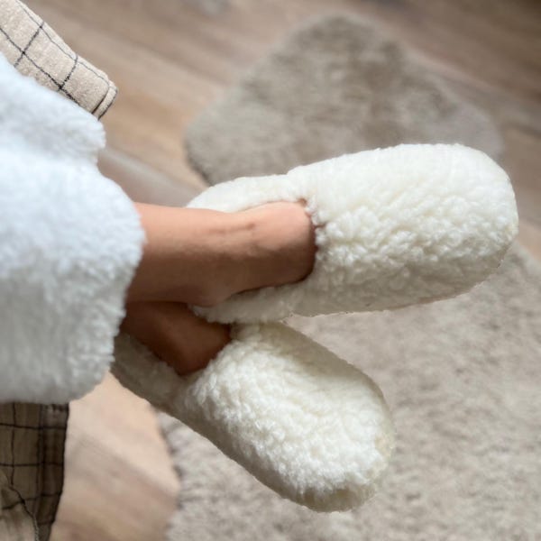 Sherpa Wool Fleece Slippers - Creme