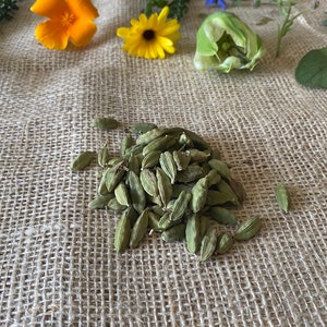 Whole Green Cardamom / Cardamon Pods ORGANIC - Elettaria cardamomum 10g Digestion, Libido, Tea Vegan, Eco Friendly, Magical,