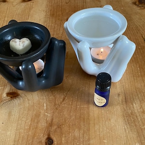 Ceramic Oil Burner – Helping Hand Design, Wax Melt & Essential Oil Diffuser, Black or White Aromatherapy Warmer