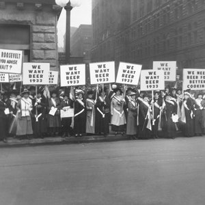 1932 WE WANT BEER Sign Protest Against Prohibition 18th Amendment Retro Black and White Poster Vintage Wall Art Gift Art Old School Print