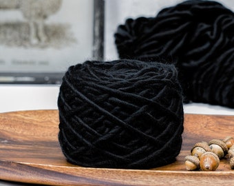 Ethical Merino Wool Pencil Roving 3 oz, 60 yds, Felting, Knitting, Weaving, Spinning, Super Chunky Bulky, Pre Yarn, Art Yarn, Black