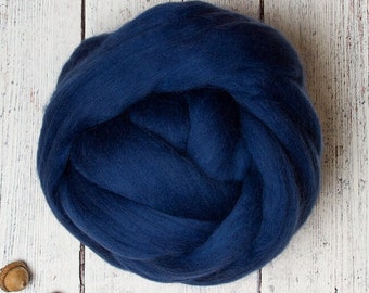 23 micron Ethical Merino Wool Roving 4oz Top Fiber, Nuno Wet and Needle Felting, Spinning Tapestry Weaving, Non-mulesed sheep, blue Ocean