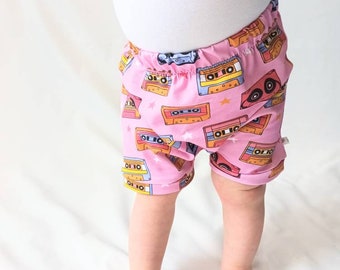 Mini Music Summer Shorts,  baby girl shorts, freckles and daisies, baby shower gift.