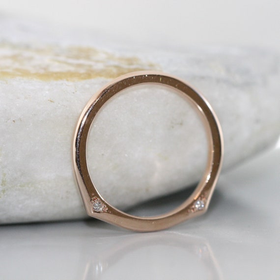 Plain Euro Style Shank in 14k Rose Gold Wedding Band With Diamond