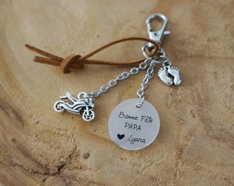 Porte-clé Bonne Fête Papa – Cadeau fête des pères personnalisé – Gravé avec prénom(s) – Idée cadeau touchante pour papa – Fait main