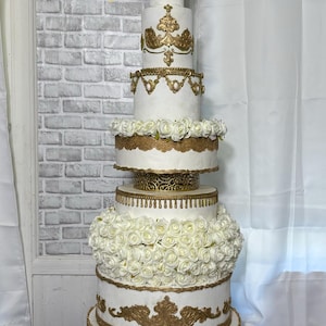 faux wedding cake