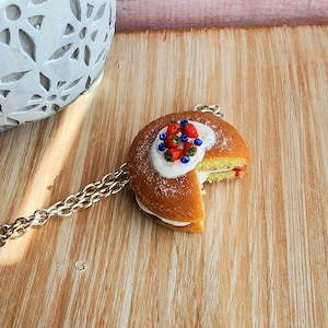 Victorian Sponge Cake Charm Necklace,Miniature Food Jewelry,Polymer Clay Jewelry