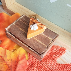 pumpkin pie charm/handmade polymer clay jewelry