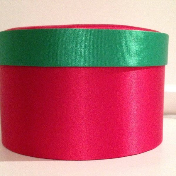 ChristmasPre Wrapped Gift Box, Satin Round Hat Box. Great for Small Presents, Homemade Sweets or When You that Polished Look