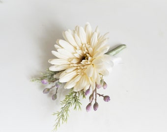 Creamy White Daisy Corsages / Boutonnieres, Off White Daisy Boutonnieres, Ivory Wedding Corsage, Wedding Boutonniere, Wedding Floral