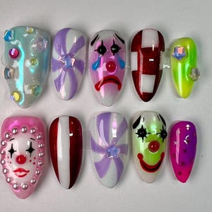 Presse clown Halloween pastel sur ongles