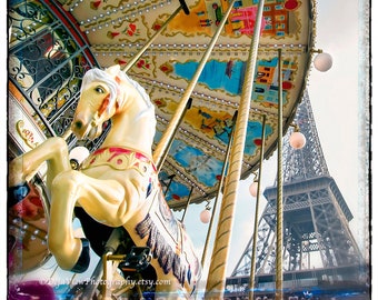 Carrouselprint Parijs: Eiffeltoren, pastelgele kinderkamerdecoratie