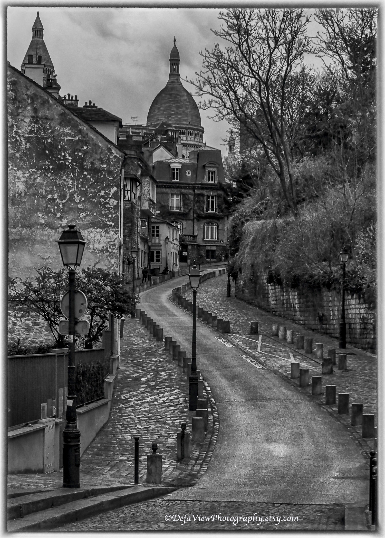 Paris Montmartre A MECCA OF MODERN ART洋書 Montmartre Street Photography: Black and White Paris Art
