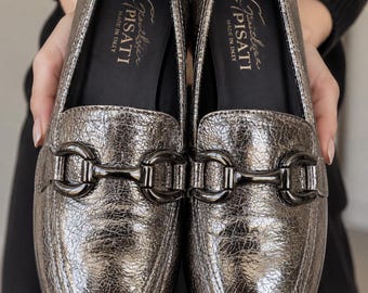 Mocasines vintage de piel metalizada Gianluca Pisati, talla EU 42 US 11, con detalle de herradura, fabricados en Italia, estilo años 90, Y2K, color gris plomo.