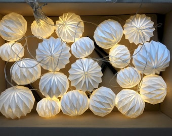 20 led light-chain out of tyvek® for your balcony, garden or even for indoor use / stringlight / moodlight / origami