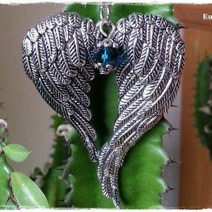 Chain Angel Wings silver necklace with wings and small glass bead, statement jewelry image 3