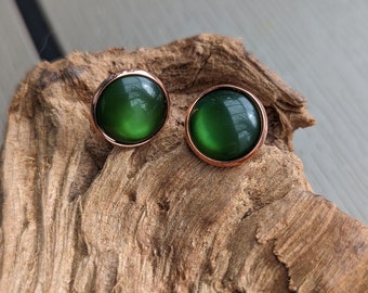 Stud earrings "Moss green" earrings with green cabochon framed in rose gold, jewelry gifts