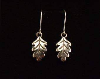 Tammenlehvä-korvakorut/ Oak leaf earrings