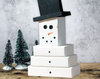 Bonhomme de neige en bois, peint à la main, décor de manteau, décor de Noël rustique, décorations de Noël, bonhomme de neige primitif, idées de ferme de décoration de vacances