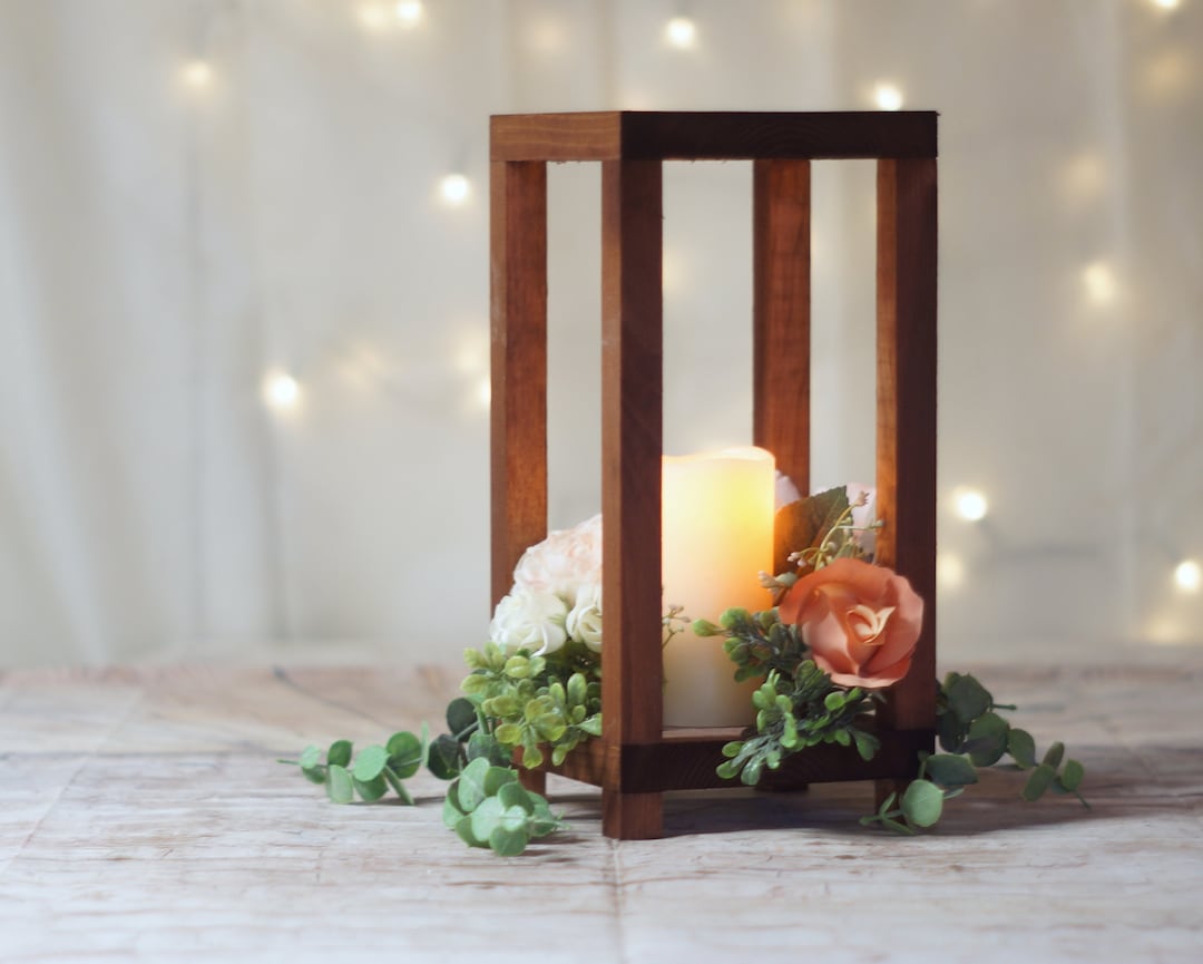 Lanterne Rustique En Bois Avec Verre Et Dessus En Métal | Décoratif | Style Shabby Chic/Farmhouse | Bougeoir Décoratif Pour Intérieur Et Extérieur | Lanterne Blanche Ou Bois Foncé | H 30