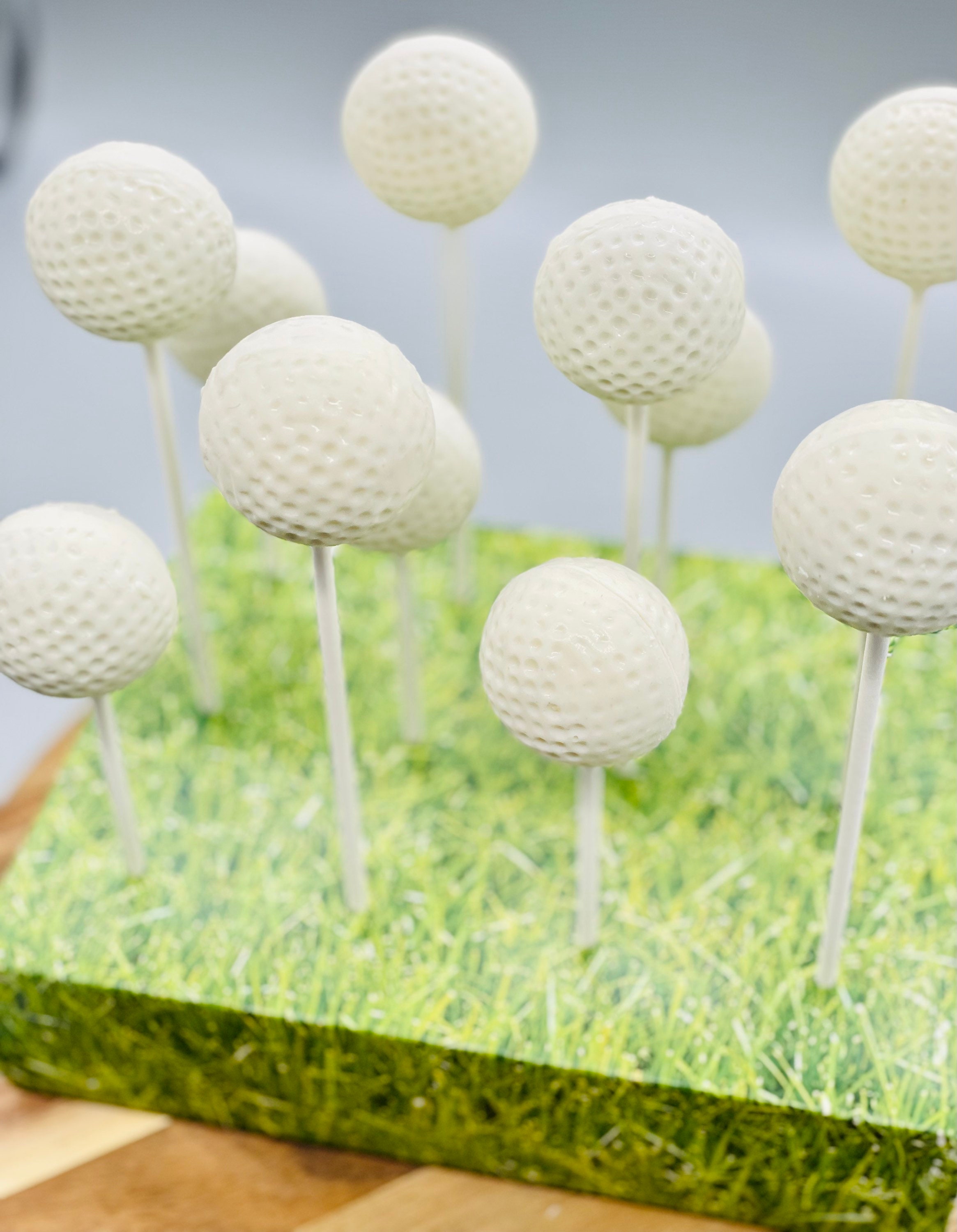 C'mon and make these golf ball cake pops with me. The first step