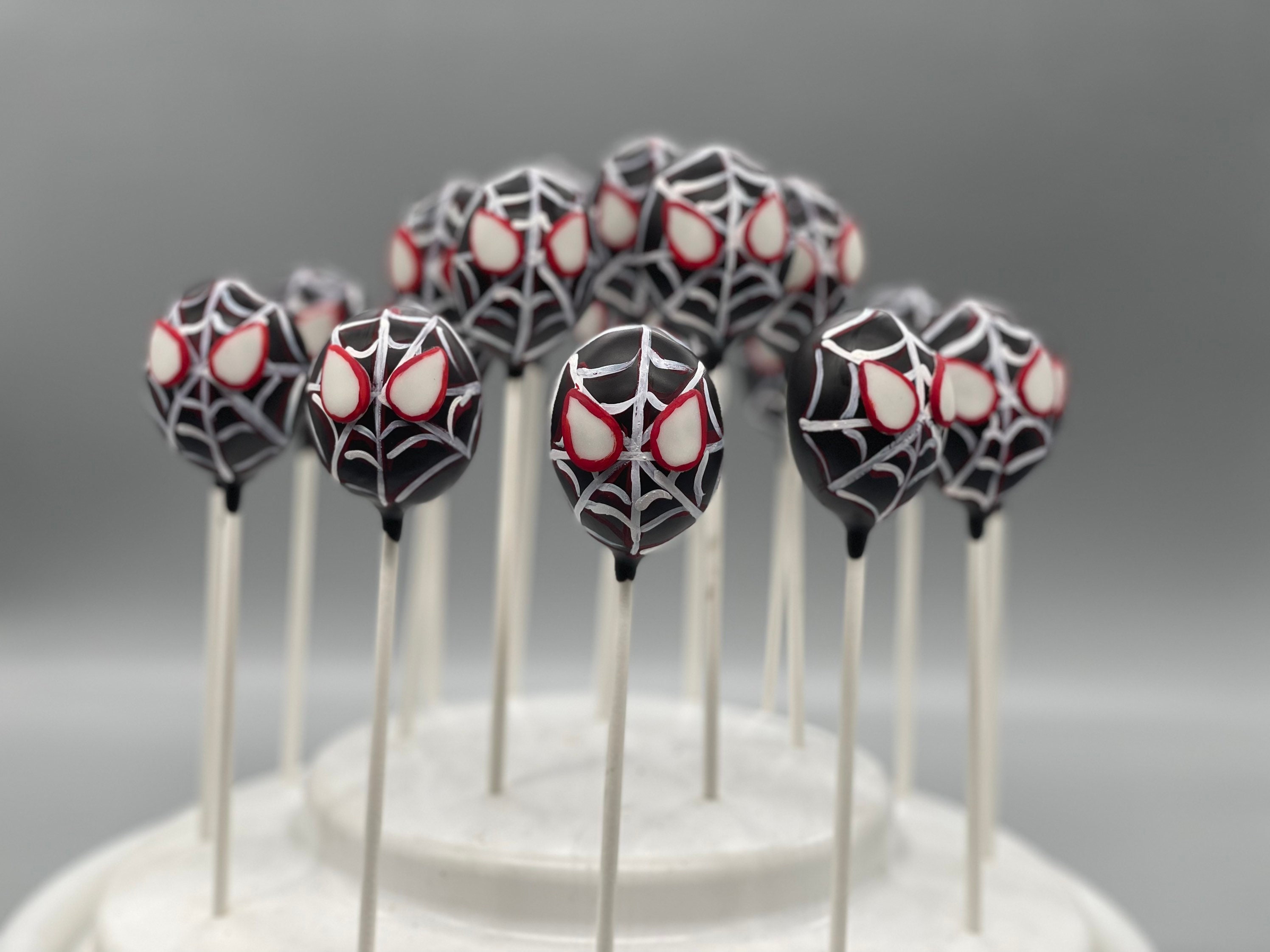 Custom Cake Pops / Spider Head Cake Pops (1 Dozen) - Etsy