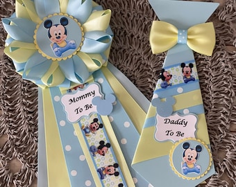 Corsage de baby shower inspiré de Mickey Mouse / Épingles de baby shower inspirées de Mickey Mouse / Corsage de future maman inspiré de Mickey Mouse / Baby shower garçon