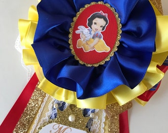 Snow White baby shower corsage/Snow White Mommy to be corsage/Princess baby shower corsage/Disney princess inspired baby shower corsage/