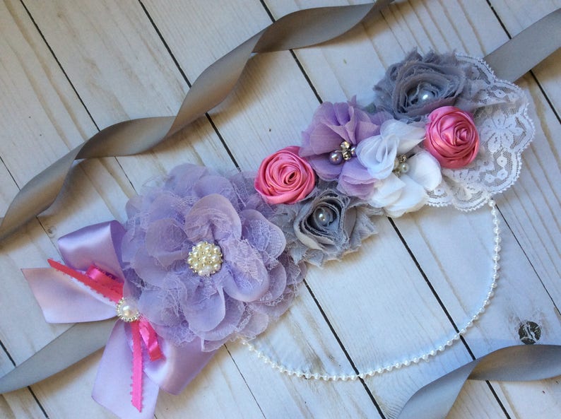 Lavender and pink maternity sash/Lavender and pink baby shower sash/Mommy to be sash/Girl maternity sash image 1