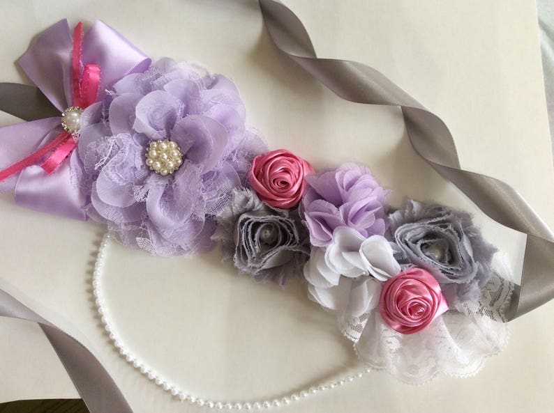 Lavender and pink maternity sash/Lavender and pink baby shower sash/Mommy to be sash/Girl maternity sash image 3