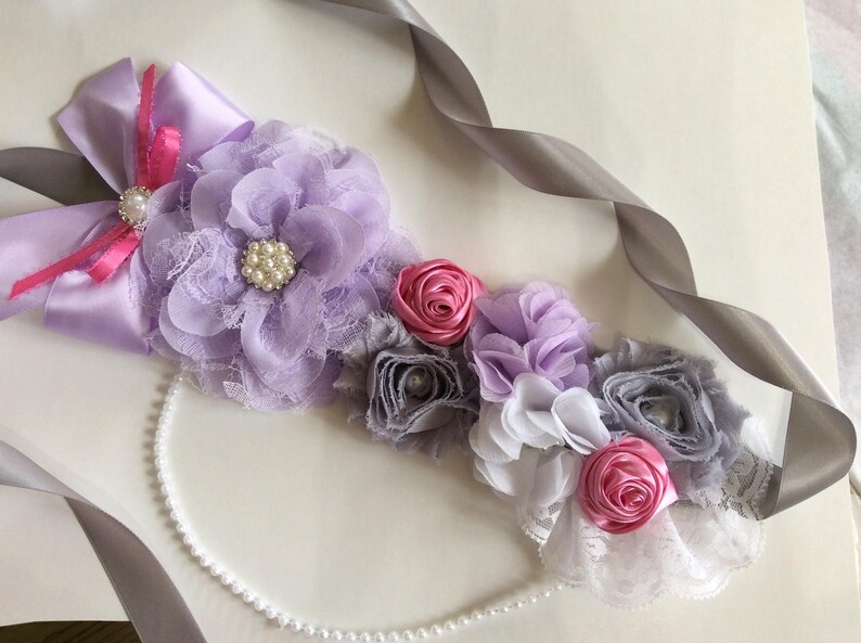 Lavender and pink maternity sash/Lavender and pink baby shower sash/Mommy to be sash/Girl maternity sash image 4